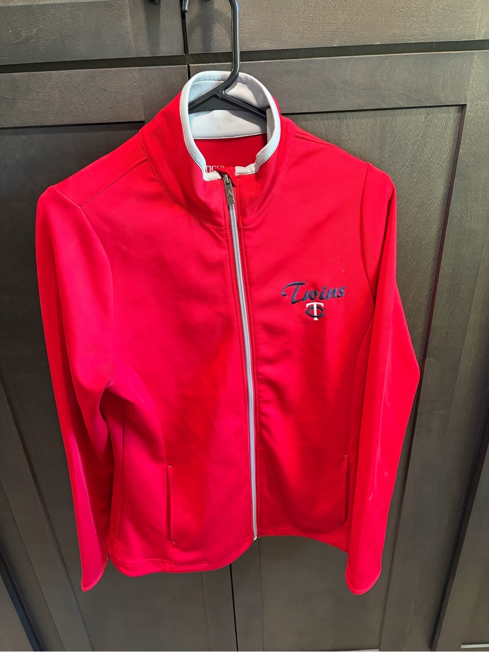 Minnesota Twins Antigua Women’s Medium Red Full Zip Jacket